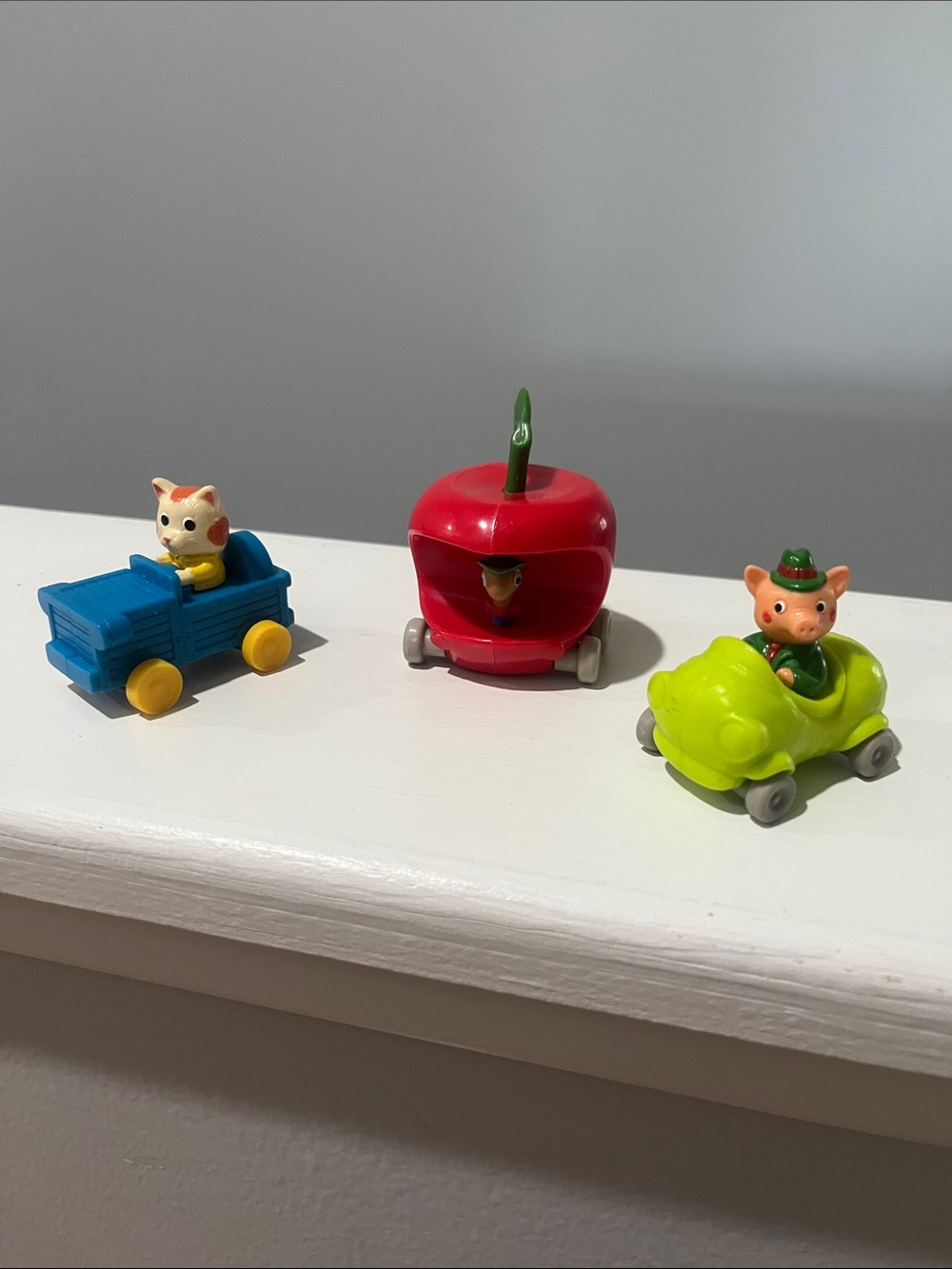 The Busy World Of Richard Scarry McDonalds Happy Meal Toy Lot of 3 worm pig cat